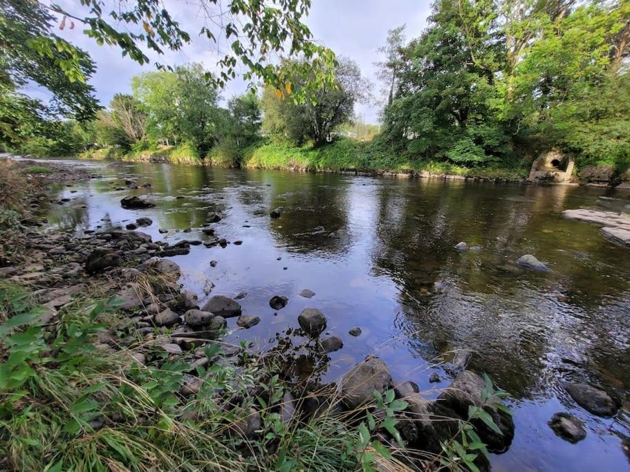 Riverside Bungalow - Direct River Access! Ystradgynlais Экстерьер фото